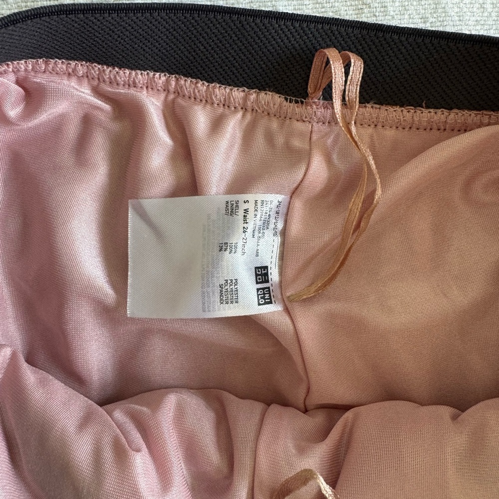 Uniqlo Coral Pleated A-Line Skirt - Picture 3 of 6